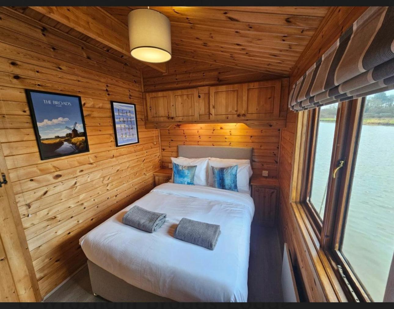 Hickling Broads Lodge Houseboat Stalham Exterior foto